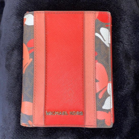 Michael Kors Handbags - Michael Kors Wallet